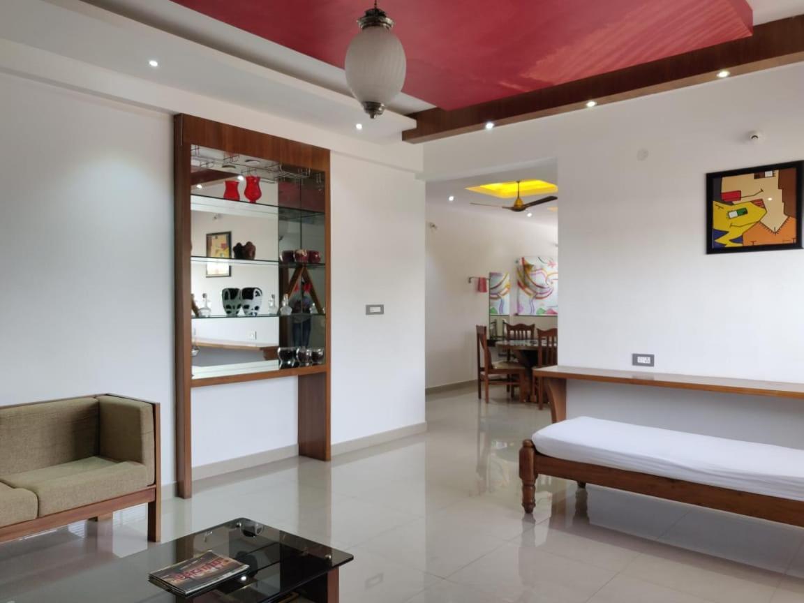 Hotel Mudra Midtown Suites & Rooms Kalasa Екстериор снимка