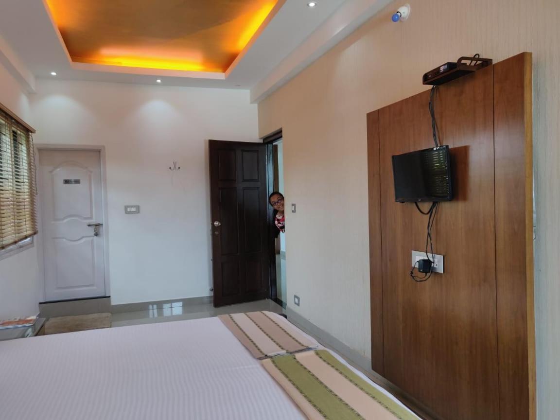 Hotel Mudra Midtown Suites & Rooms Kalasa Екстериор снимка