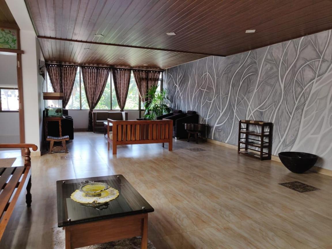 Hotel Mudra Midtown Suites & Rooms Kalasa Екстериор снимка