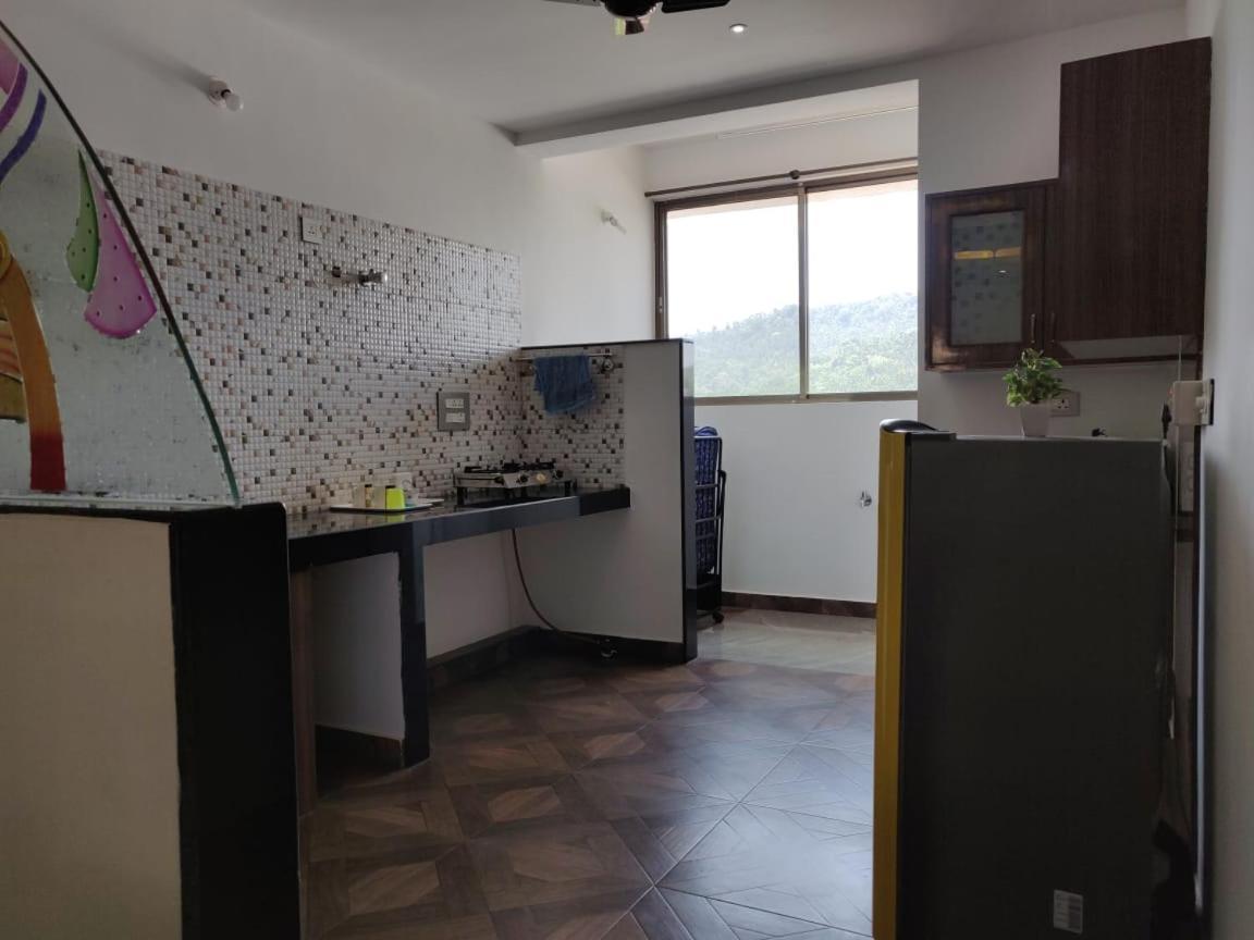 Hotel Mudra Midtown Suites & Rooms Kalasa Екстериор снимка