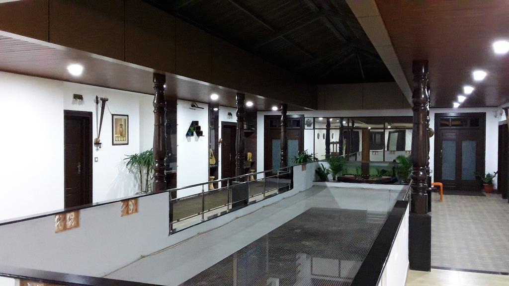 Hotel Mudra Midtown Suites & Rooms Kalasa Екстериор снимка