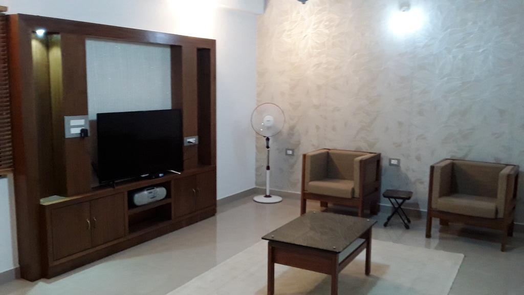 Hotel Mudra Midtown Suites & Rooms Kalasa Екстериор снимка