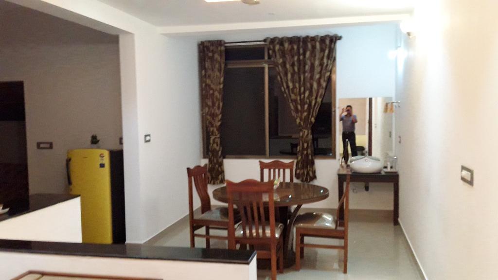 Hotel Mudra Midtown Suites & Rooms Kalasa Екстериор снимка