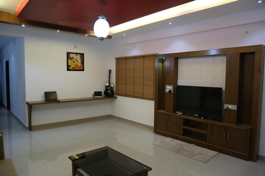 Hotel Mudra Midtown Suites & Rooms Kalasa Екстериор снимка