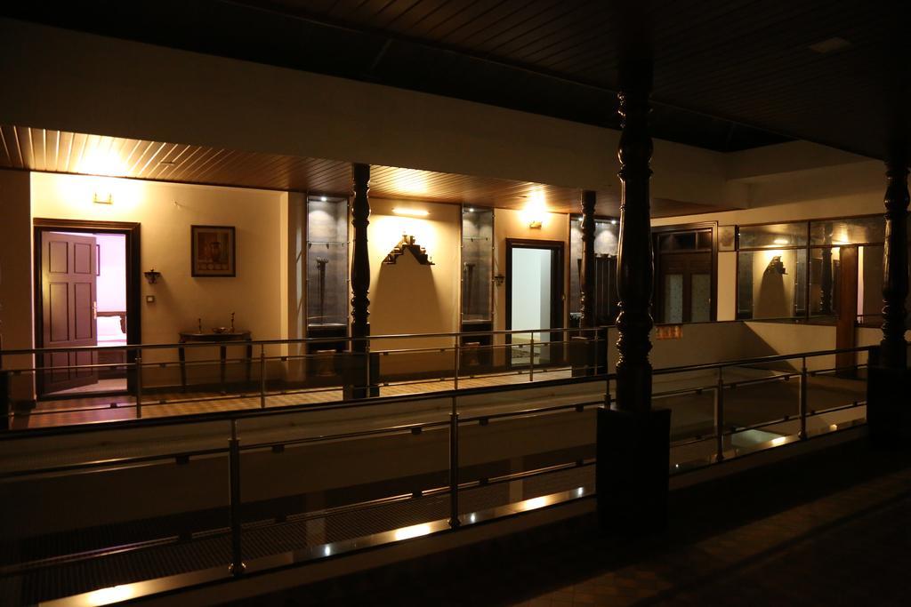 Hotel Mudra Midtown Suites & Rooms Kalasa Екстериор снимка